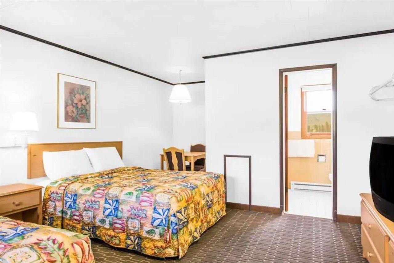 Knights Inn Pine Grove Pine Grove  Екстер'єр фото