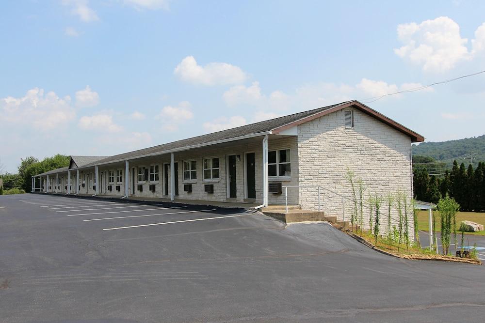 Knights Inn Pine Grove Pine Grove  Екстер'єр фото