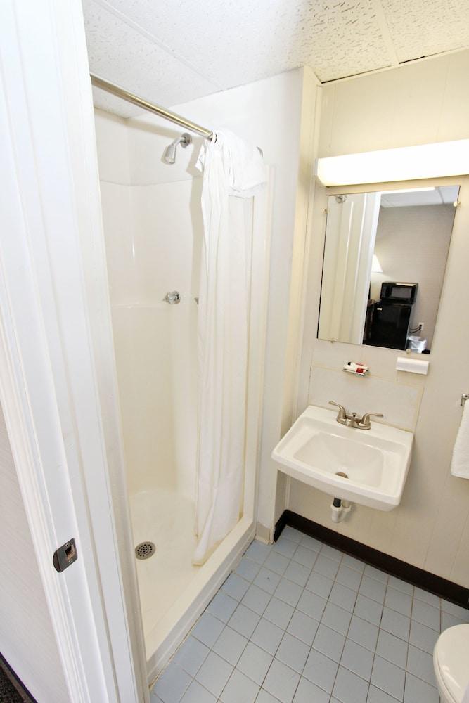 Knights Inn Pine Grove Pine Grove  Екстер'єр фото