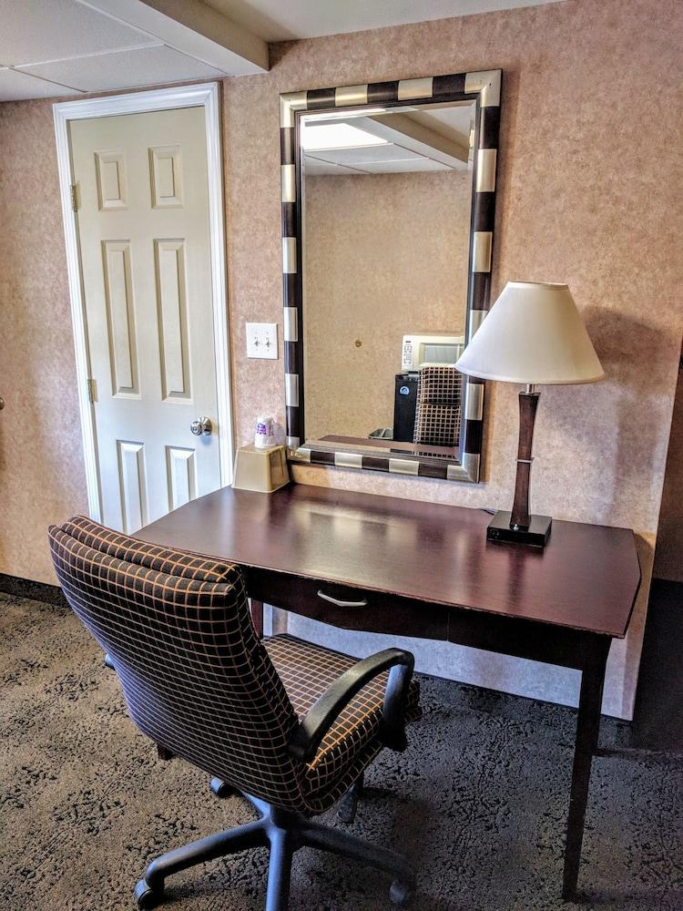 Knights Inn Pine Grove Pine Grove  Екстер'єр фото