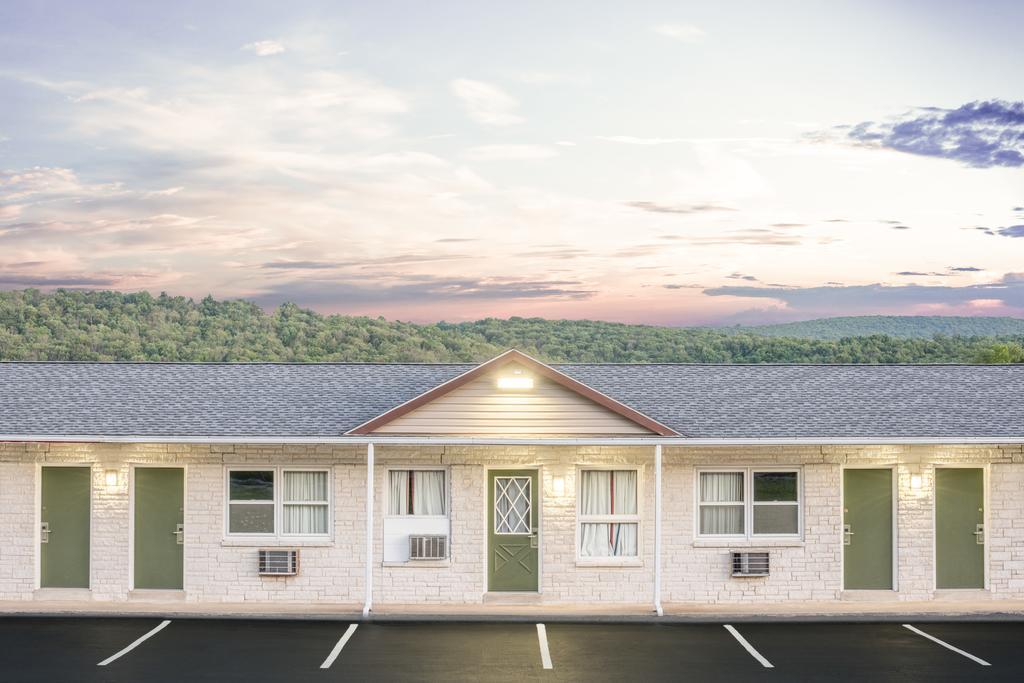 Knights Inn Pine Grove Pine Grove  Екстер'єр фото
