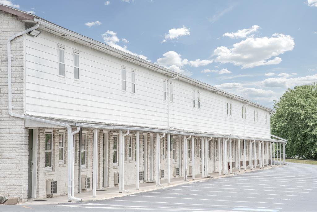 Knights Inn Pine Grove Pine Grove  Екстер'єр фото