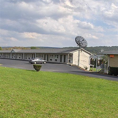 Knights Inn Pine Grove Pine Grove  Екстер'єр фото