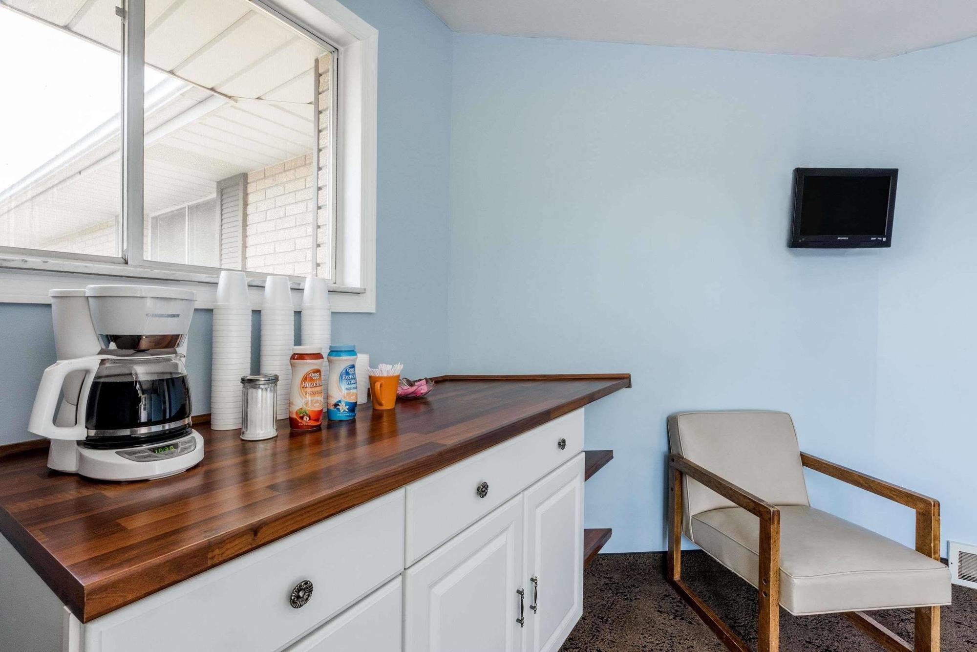 Knights Inn Pine Grove Pine Grove  Екстер'єр фото